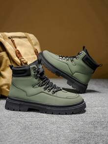 بوت رجالية عالية الكاحل، جديدة للخريف والربيع ذات نعل مطاطي مبطن بالفرو الأسود الناعم، بوت كاجوال متوسطة الطول، بوت رجالية عصرية تناسب البناطيل الجينز