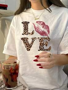 Women's Y2K Graphic T-Shirt - Leopard & Red Lip Print LOVE Design, Loose Fit Round Neck Short Sleeve Top, Soft Machine-Washable Casual Streetwear Tee For Summer 2025, Playful  Outfit, Cute T Shirts, Casual Attire, Playful Design Shirt, Relaxed Fit Shirt - 白色 - 查看 1