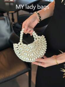 Borsa a tracolla/clutch vintage di design di nicchia, realizzata a mano con perle e forma a mezzaluna, versatile e alla moda