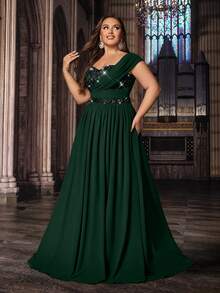 Plus Size Elegant Solid Color Chiffon Sequin Patchwork Strapless Slit Maxi Dress - Dark Green - View 4