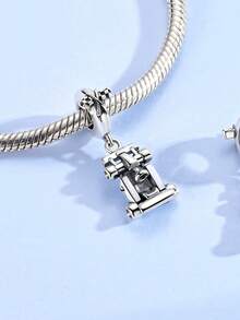 1 件原创设计银色复古北欧符号吊坠 - 维京长船、世界树和锚吊坠，氧化复古工艺，尽显古朴韵味。精心制作的珠子，镌刻精美图案，是 DIY 首饰制作和手链叠戴的理想之选。银质材质不易褪色，是馈赠佳品，也是百搭饰品，适合休闲和正式场合佩戴。 - 銀色 - 查看 10