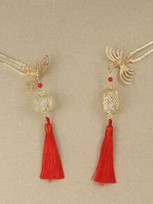 1个优雅红色中国灯笼花形发夹，长16厘米，中国风发饰，适合搭配汉服、旗袍等服饰，长流苏，不褪色材质，易于使用 - 高品质设计，钩扣、胸针、发夹，简约时尚，合金材质，易于使用，不会损伤时尚女性和女孩娇嫩的头皮。 - 彩色 - 查看 7