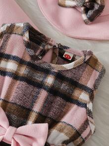 3件套女童休闲可爱保暖套装：简约时尚粉色羊毛保暖外套+格子蝴蝶结连衣裙+蝴蝶结羊毛帽