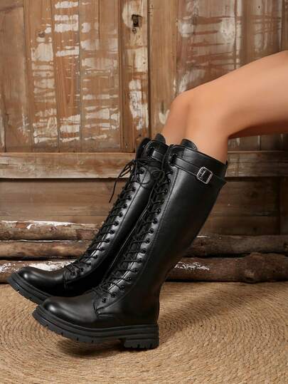女式系带及膝靴，黑色圆头厚底高筒靴，酷炫摩托车靴，秋冬长筒靴，侧拉链和皮带扣设计