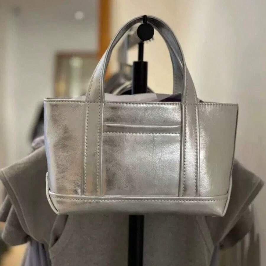 A Simple And Stylish Silver Women's Handbag For Autumn And Winter, A Versatile And Spacious Women's Handbag, And A Lightweight Tote Bag For Shopping. - Silver - View 1