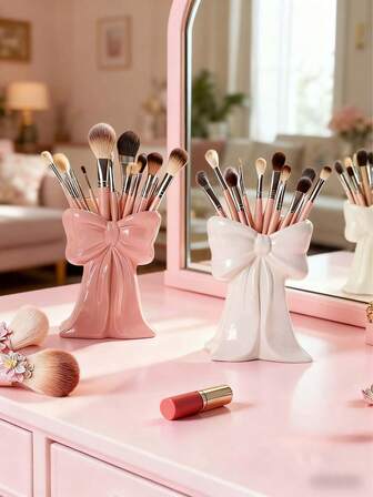1pc Cute Bow-Shaped Pen Holder - Desktop Organizer Of Makeup Brushes And Office Supplies, Elegant Makeup Brush Storage, Perfect For Creative Decorative Designs For Girls, Students And Girls,For Holiday Beach, Bathroom Collection, Bedroom Collection, Large Capacity