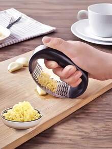 1个蒜蓉压榨器——环形设计，蒜蓉神器，蒜蓉捣碎工具，一压即成蒜蓉，加厚压板，多功能，易于清洗，省时省力，适用于家庭、厨房、餐厅、酒店、露营、聚会等场合，舒适手柄设计，轻松快速制作蒜蓉，家用厨房工具，可悬挂收纳，不占空间，加大加厚厨房用品，厨房配件，厨房工具 - 彩色 - 查看 1