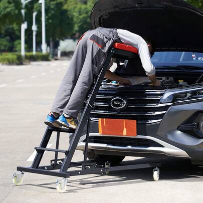 Camilla de taller automotriz  , con altura ajustable de 122 a 193 cm, capacidad de 181 kg, 4 ruedas giratorias, resistente para reparación y mantenimiento de automóviles.