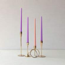 色彩缤纷的无香无烟长蜡烛，适合家居装饰、婚礼装饰、圣诞节装饰、节日装饰、送给女朋友或女孩的礼物。