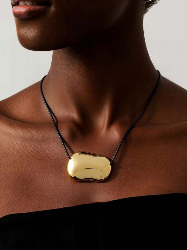 1 Stück Retro und einfacher Stil geometrischer asymmetrischer glatter Schnur-Halskette, geeignet für den täglichen Gebrauch, Partys, Urlaub, Musikfestivals und andere Anlässe. Sie können auch als Geschenk für Familie und Freunde verwendet werden.