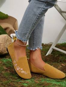 Spring/Autumn New Fashion Indoor/Outdoor Women's Flats, Lightweight Soft Comfortable Women's Shoes, Comfortable Embroidered Floral Fabric Women's Flats, Christmas/Holiday Style Women's Shoes