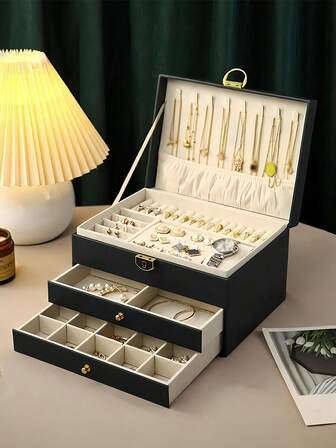 1 st smyckeskrin med 3 lager - Premium förvaringslåda för halsband, örhängen, ringar och armband - Modern förvaringslösning - Perfekt present för kvinnor med mjukt foder för att skydda värdefulla smycken - Hållbar struktur och kompakt design Lämplig för sminkbord eller skrivbord - Perfekt present till födelsedagar, årsdagar eller högtider - Organisera och visa upp smycken elegant