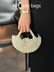 Borsa a tracolla/clutch vintage di design di nicchia, realizzata a mano con perle e forma a mezzaluna, versatile e alla moda