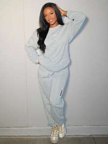 Steph T 2 Stücke Paris einfacher digitaler Muster, lässiger, bequemer Damen Fleece Sweatshirt und Hose Set, vielseitig für Streetwear im Herbst für Frauen - Grau - Übersicht 1
