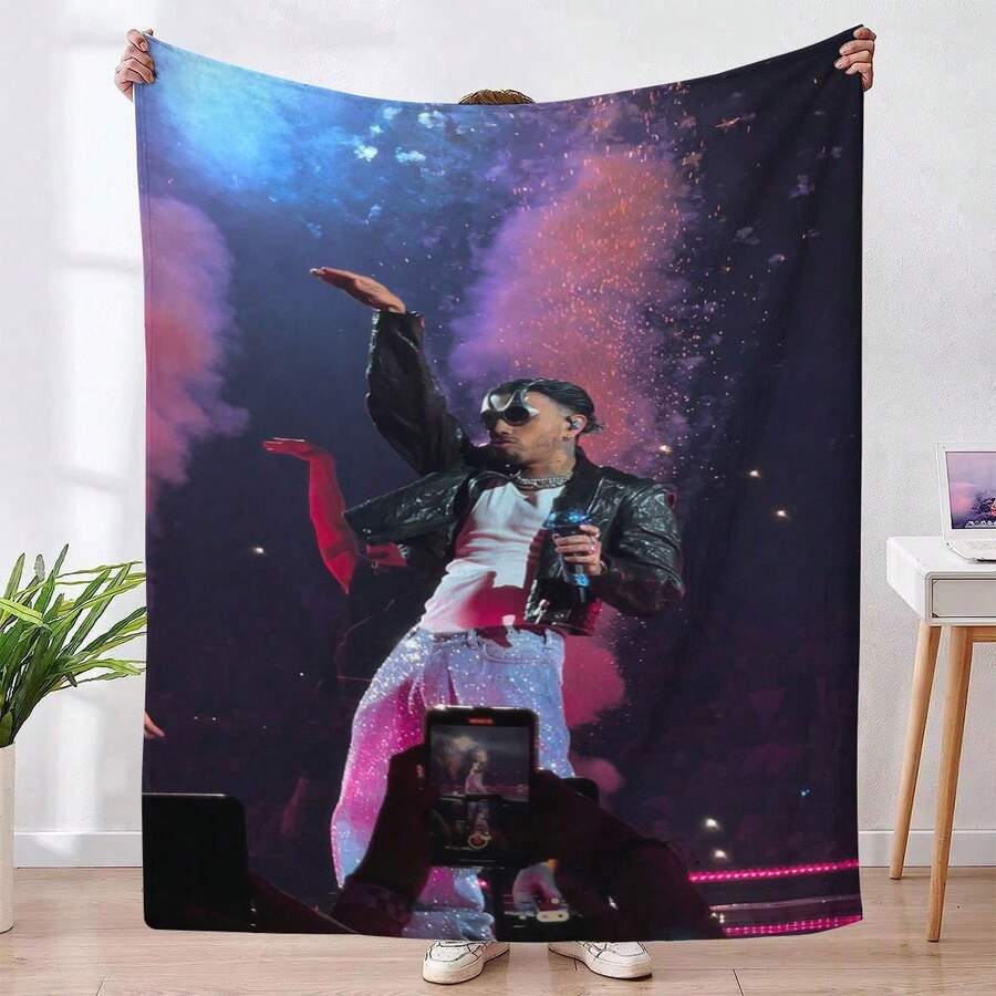 Stylish Concert Scene Pattern Blanket, Cozy Flannel Throw Blanket For Sofa, Bed, Or Travel, Soft And Warm Decorative Blanket With Artistic Stage Print For Music Lovers, Gift Idea. - 白色 - 查看 1