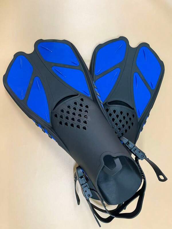 زوج من الزعانف للغطس، قابلة للتعديل بحجم صغير للسفر للغطس والغوص، مناسبة للبالغين والرجال والنساء والمراهقين