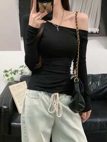 Sexy Chic Ruched Fitted Asymmetrical Shoulder Long Sleeve T-Shirt, Minimalist - Black - View 5