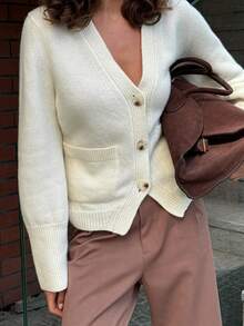 Pull en tricot côtelé à boutons devant, poches, style rétro Mori Top de gamme, couleur unie. Tenue de bureau pour femmes - Blanc - Voir 1