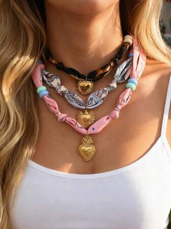 1 buc Crăciun stil boem modă creativă elegantă și superbă din oțel titan imprimat cu inimă eșarfă colier de mătase pentru femei, surori și cupluri perfect pentru purtare zilnică, întâlniri, petreceri, sărbători, cadouri și vacanțe bijuterii roșii