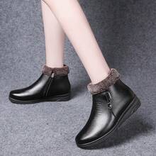 Soft Sole Winter Leather Shoes, Comfortable Middle-Aged & Elderly Women's Thermal-Lined Thick Warm Flat Ankle Boots - Black - View 3