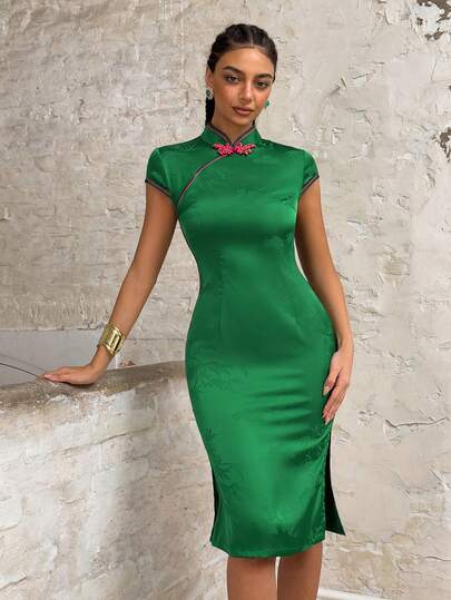 Elegant New Chinese-Style Women's Qipao Dress: Small Mandarin Collar, Short Sleeves, Flattering Side Slit - Perfect For Formal Events Like Banquets, Red-Carpet Galas, Weddings, Corporate Award Ceremonies, And High-End Social Gatherings.