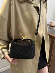 Mini bolsa fashion com estampa de leopardo e cadeado, bolsa hobo minimalista, bolsa vintage minimalista com estampa de leopardo, bolsa minimalista fashion, bolsa quadrada pequena, bolsa baguette vintage fashion, bolsa axila minimalista versátil fashion, bolsa quadrada pequena fashion para viagem, bolsa de ombro/cruzada versátil - Preto - Ver 5