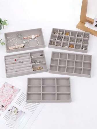 4 st/5 st/6 st/7 st/8 st/9 st sammets smyckesorganisatör, stor smyckesdisplay och förvaringsbricka för halsband, armband, ringar, örhängen, läppstift, nagellack, hårspännen, klockor, ögonskuggor, ögonbrynspennor, sminkbord, smyckesställ, sovrum, Halloween-kosmetikförvaringsbricka. Bärbar multifunktionell förvaringslåda, enkel flanellsmyckeslåda för damer, viktig resepresent för skolstart