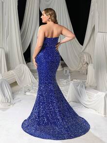 This Plus Size Women's Dress Features A Strapless Sweetheart Neckline, High Slit Design, Intricate Beading All Over, A Figure-Hugging Mermaid Silhouette, An Elegant Waistline, And A Trailing Hem, Creating A Stunning Appearance. It Is The Perfect Choice For Attending Black-Tie Dinners, Formal Galas, Luxury Receptions, Charity Balls, And Awards Ceremonies. - Royal Blue - View 2