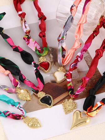 1pc Christmas Bohemian-Style Creative Fashion Exquisite Elegant Gorgeous Copper Heart Print Fabric Silk Scarf Necklace For Women, Sisters, Couples Jewelry Gift Suitable For Daily Wear, Dates, Parties, Holidays, Gifting, And Vacation Outfits Red Jewelry
