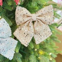 Adorno navideño colgante con lazos, lentejuelas brillantes y lentejuelas para el árbol. Un lindo adorno decorativo con purpurina. - Champán - Ver 4