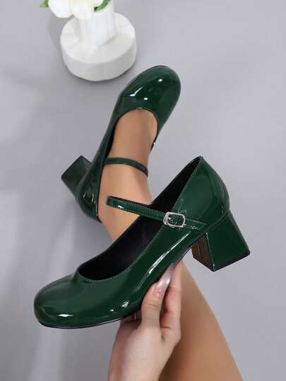 晚礼服高跟鞋，亮面漆皮女士粗跟圆头红色高跟鞋。玛丽珍鞋，鞋面系带搭扣，舒适百搭，适合室内外派对。豹纹皮革波西米亚风黑色高跟女鞋，内衬保暖。