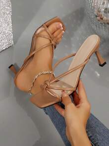 Élégantes sandales à talon stiletto à bout carré avec une bride pour femmes, convenant pour les rendez-vous, le shopping, les déplacements, le travail, les fêtes, les vacances. et confortables.