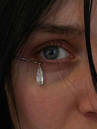 Pendientes de lujo con diseño de gota realista, con un diseño de gota falsa de moda