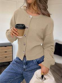 FOR BEAUTY 女士新款春季纯色开衫，简约休闲优雅风格，圆领长袖罗纹饰边，饰有心形纽扣，学院风针织上衣，非常适合新年和情人节穿着。 - 花咖杏 - 查看 4