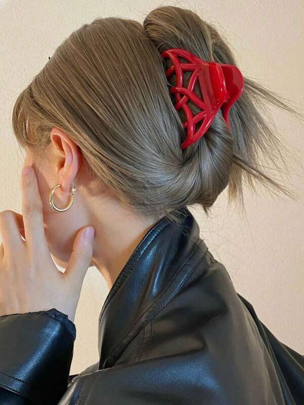 Elegant Phoenix-Tail Asymmetrical Hollow Anchor Red Hair Claw, Autumn And Winter Vintage Classic Versatile Hair Accessory, A Delicate Autumn Hair Claw Clip For Fashionable Women, Suitable For Thick Hair, Back-Of-The-Head Clipping, Or Pairing With A Ponytail. Perfect Hair Accessory For Travel, Parties, Dates, Gatherings, And Other Festive Occasions, Ideal For Photo Styling. Can Also Be Given As A New Year Gift To The Women Around You. Elegant Hair Clips Winter Hair Clutch