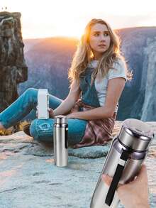 1个800/1000毫升不锈钢双层真空保温瓶，哑光表面，适用于盛装水、茶、咖啡，四季皆宜的户外杯、车载杯，是休闲、日常使用、办公、户外聚会、运动、旅行、露营、驾驶等多种场景的高品质之选。 - 彩色 - 查看 11