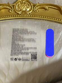 每套包含10个Y2K高跟手工亚克力美甲片，采用法式设计，饰有水果、圆点、水钻和树叶装饰。提供多种色调和裸色可选。三种尺寸，完美贴合，适合派对、庆典和日常佩戴。内含美甲工具套装，是送给女士和女孩的完美礼物，尤其适合按压式美甲。 - 彩色 - 查看 3