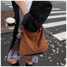 Korean-Style, Large-Capacity, Retro Tote Bag. New For Fall And Winter. Luxurious, Under-Arm Design. Perfect For Commuting. Stylish Gift. - màu nâu - Xem 2