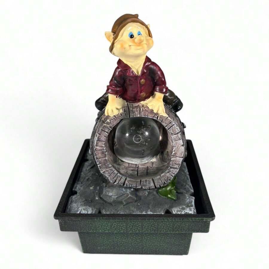 Fonte de Água Decorativa Elétrica Com Luz Duende Sentado Pernas Abertas – Tranquilidade e Harmonia no Ambiente - 110V - Visão 1