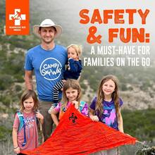 - Herramienta mltiple con funda de extraccin rpida, kit de primeros auxilios reutilizable para nios y adultos, incluye vendaje triangular, se fija a mochilas o trabillas para - 1 paquete - Ver 8