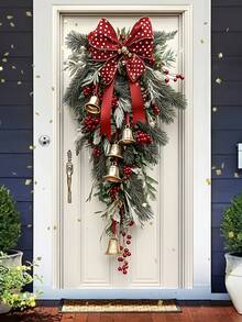 Guirlanda de Natal com laço, sinos dourados e fita vermelha, feita de poliéster, medindo 70,8 x 35,4 polegadas. Uma decoração festiva ideal para a porta de entrada e também para as celebrações de Natal e Ano Novo.