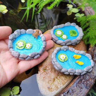 1 件木质树脂动物雕像套装 - 现代 3D 微型水池，配有鸭子、青蛙和乌龟 - 落地式仙女花园装饰，适合家庭和情人节 - 无需电力或电池