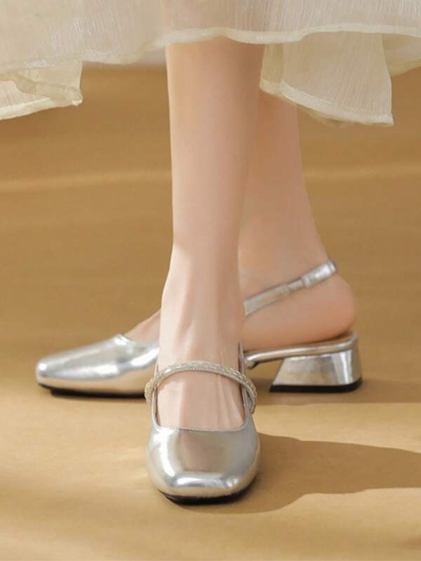 صنادل ذات كعب سميك عالي الكعب بنعل مربع وحزام واحد، موضة ربيع/خريف 2025