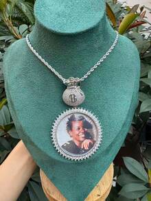 1 mặt dây chuyền khung ảnh hình túi tiền phong cách Hip-Hop, mặt dây chuyền kỷ niệm mới dành cho cặp đôi với đá Zirconia đính kèm. - Nhiều màu - Xem 11