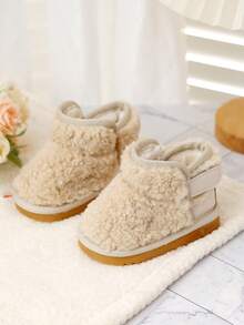 1 Paar Baby Winter Plüsch Schneestiefel, weiches & bequemes Plüschmaterial, thermische Fütterung Design um die Füße des Babys warm zu halten, Klettverschluss für einfaches An- und Ausziehen, rutschfeste Gummisohle, geeignet für 0-3 Jahre alte Babys, klassischer Stil passend für verschiedene Winteranlässe, empfohlen als essenzielles warmes und modisches Schuhwerk für Babys im Winter. - Beige - Übersicht 6