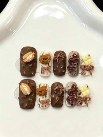 10 件中方形手工按压指甲，适合派对和日常佩戴。白色和红色指甲，圣诞节，易于佩戴 10 件 Y2K 手工按压指甲，圣诞指甲，圣诞风格，适合女孩和女士节日派对和日常佩戴