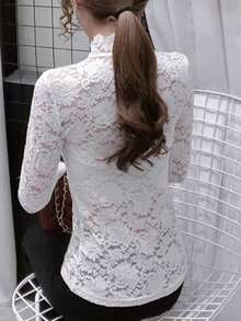优雅蕾丝打底衫，女士白色修身长袖翻领衬衫，春节期间时尚穿着 - 白色 - 查看 2