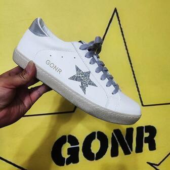  GONR 闪光星星乐福鞋休闲运动鞋复古简约鞋款（尺码偏大，建议小0.5码），透气鞋垫增高2厘米，舒适薄底轻便男女通用鞋。鞋垫采用透气材质，可最大程度减少出汗引起的脚臭。