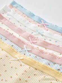 5 piezas de nuevas bragas de tiro medio con estilo triángulo imprescindibles para mujeres, con lazos impresos lindos y frescos, ribete de encaje, diseño puro y juvenil estilo estudiante japonés, tela cómoda, estilo dopamina, disponible en blanco, azul y rosa, ropa interior casual para mujeres, estilo minimalista.