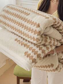 1pc Thick Double-Sided Taffeta Fleece Blanket, Edged Craftsmanship, Casual Nap Blanket, Suitable For Homestay, Dormitory, Home Bedroom, Sofa, Can Be Used As Office Nap Blanket, Decorative Blanket, Travel Blanket, Car Blanket, Can Also Be Used As A Quilt